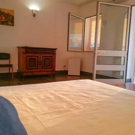 Masseria Borgo Monaci بيت ضيافة *