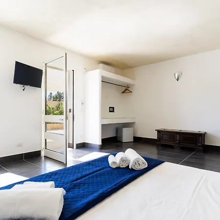 Masseria Borgo Monaci - *